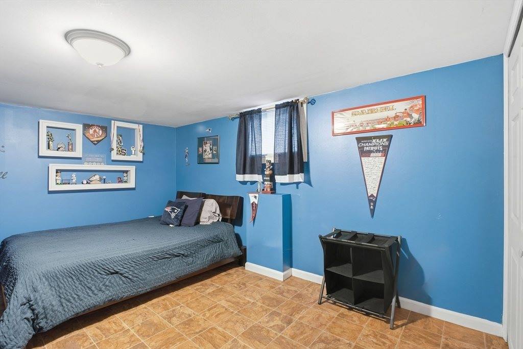 70 Norman St, Springfield, MA 01104