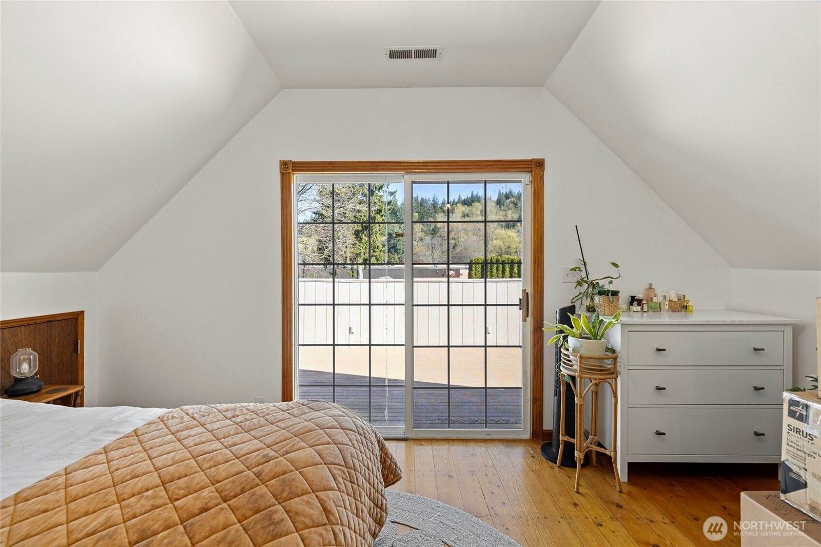625 East Hazel Avenue, Burlington, WA 98233