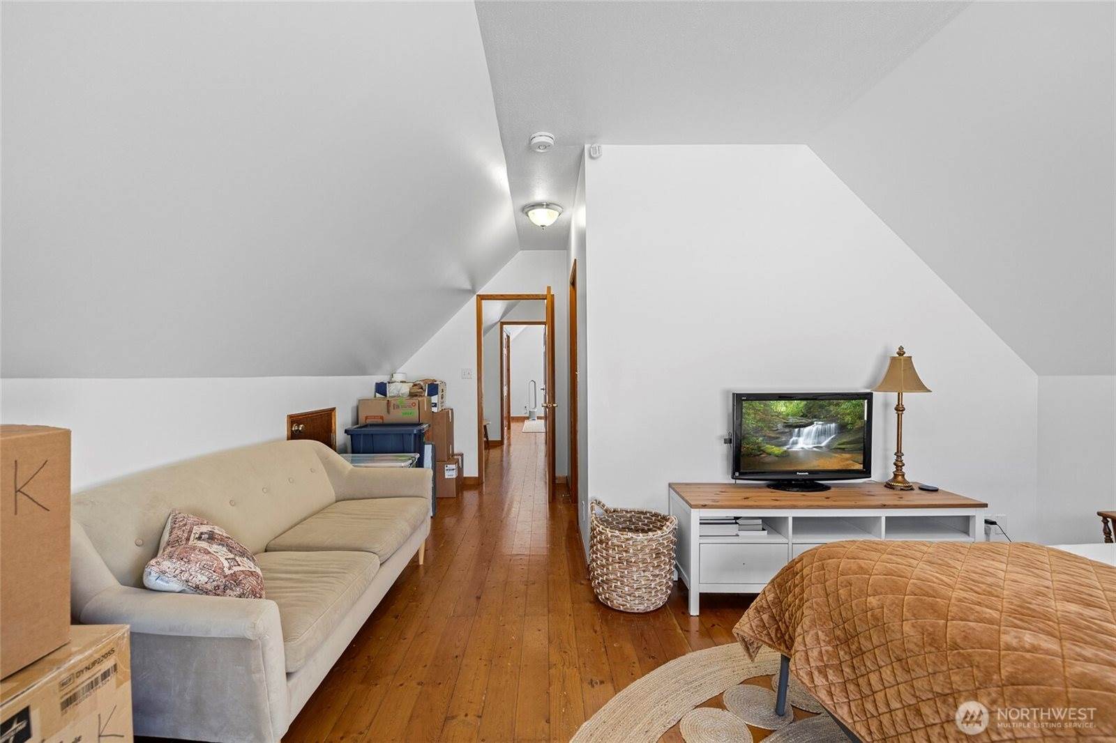 625 East Hazel Avenue, Burlington, WA 98233