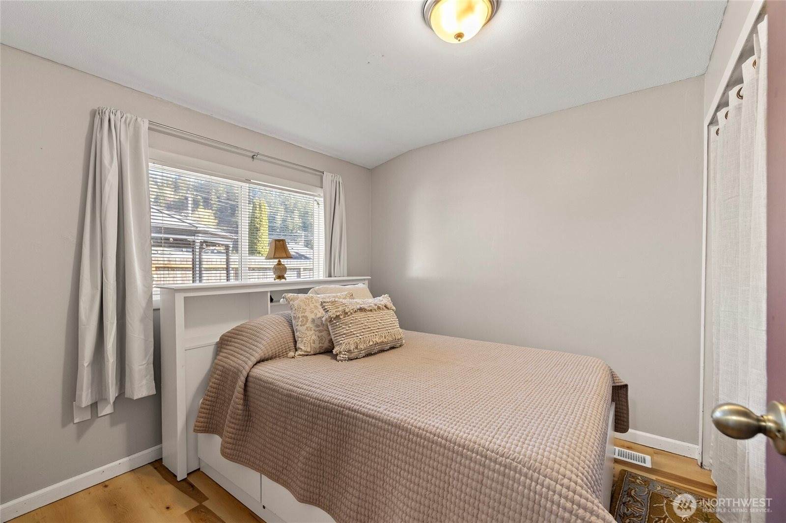 625 East Hazel Avenue, Burlington, WA 98233