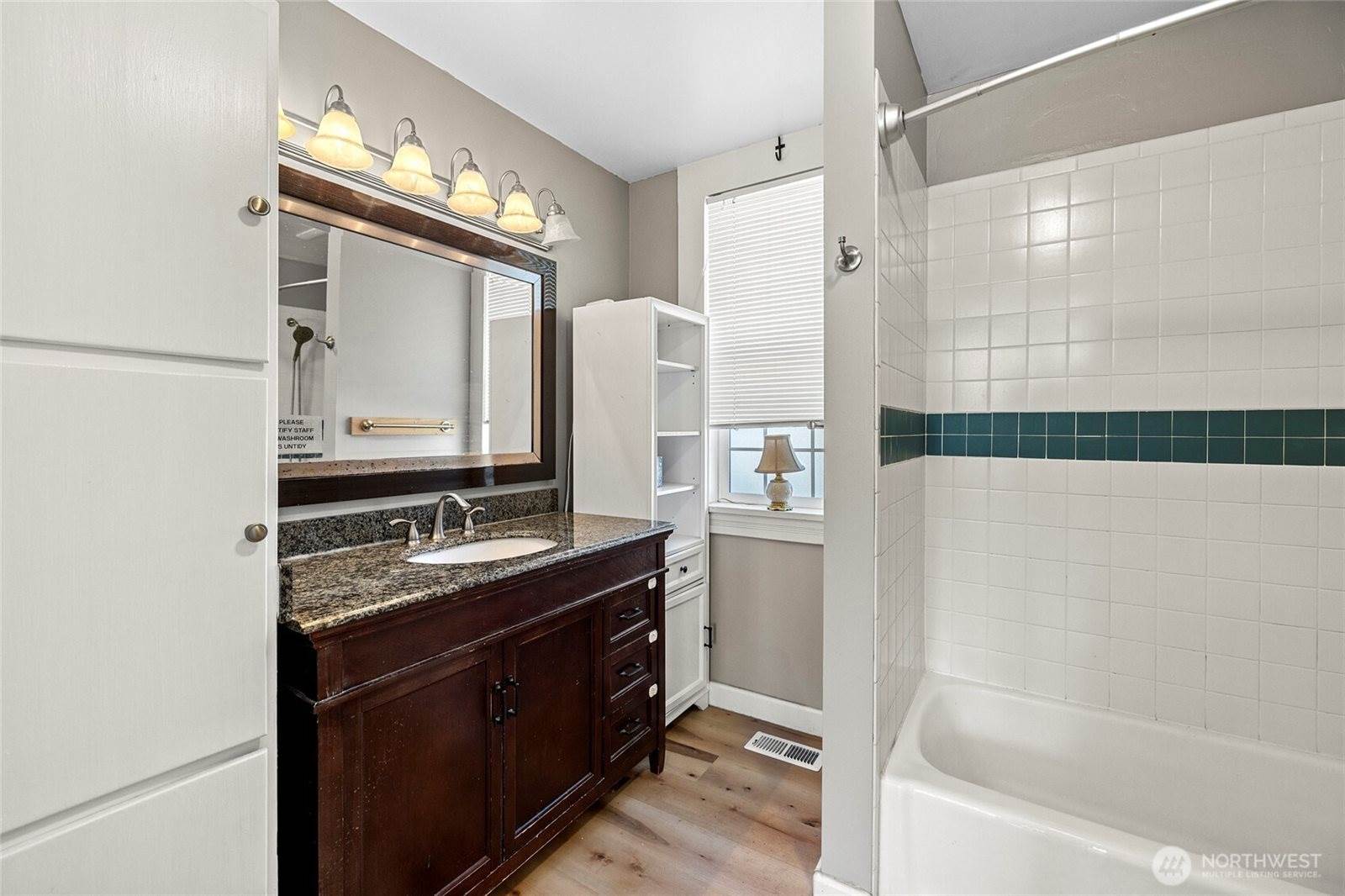 625 East Hazel Avenue, Burlington, WA 98233