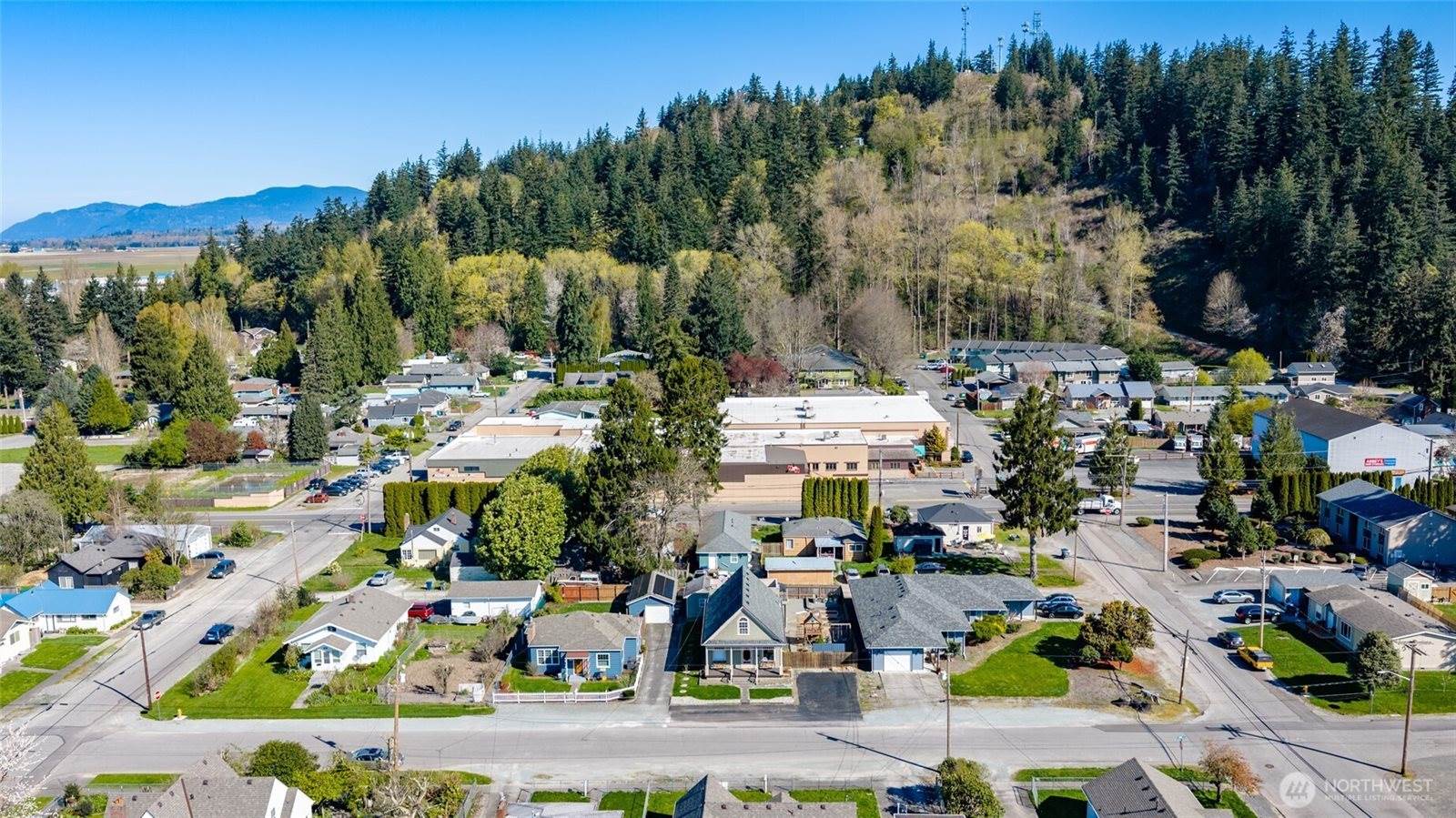 625 East Hazel Avenue, Burlington, WA 98233