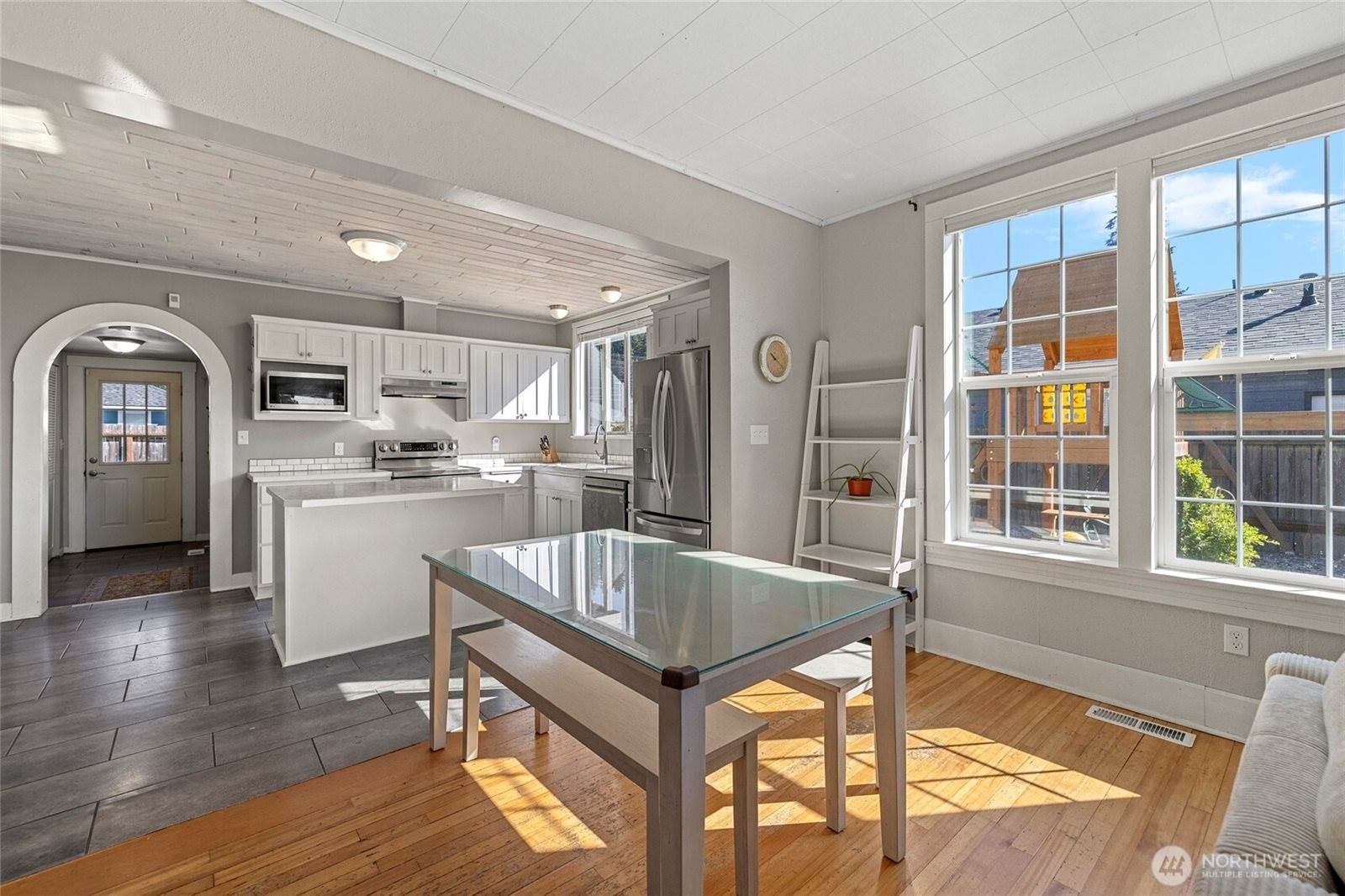625 East Hazel Avenue, Burlington, WA 98233