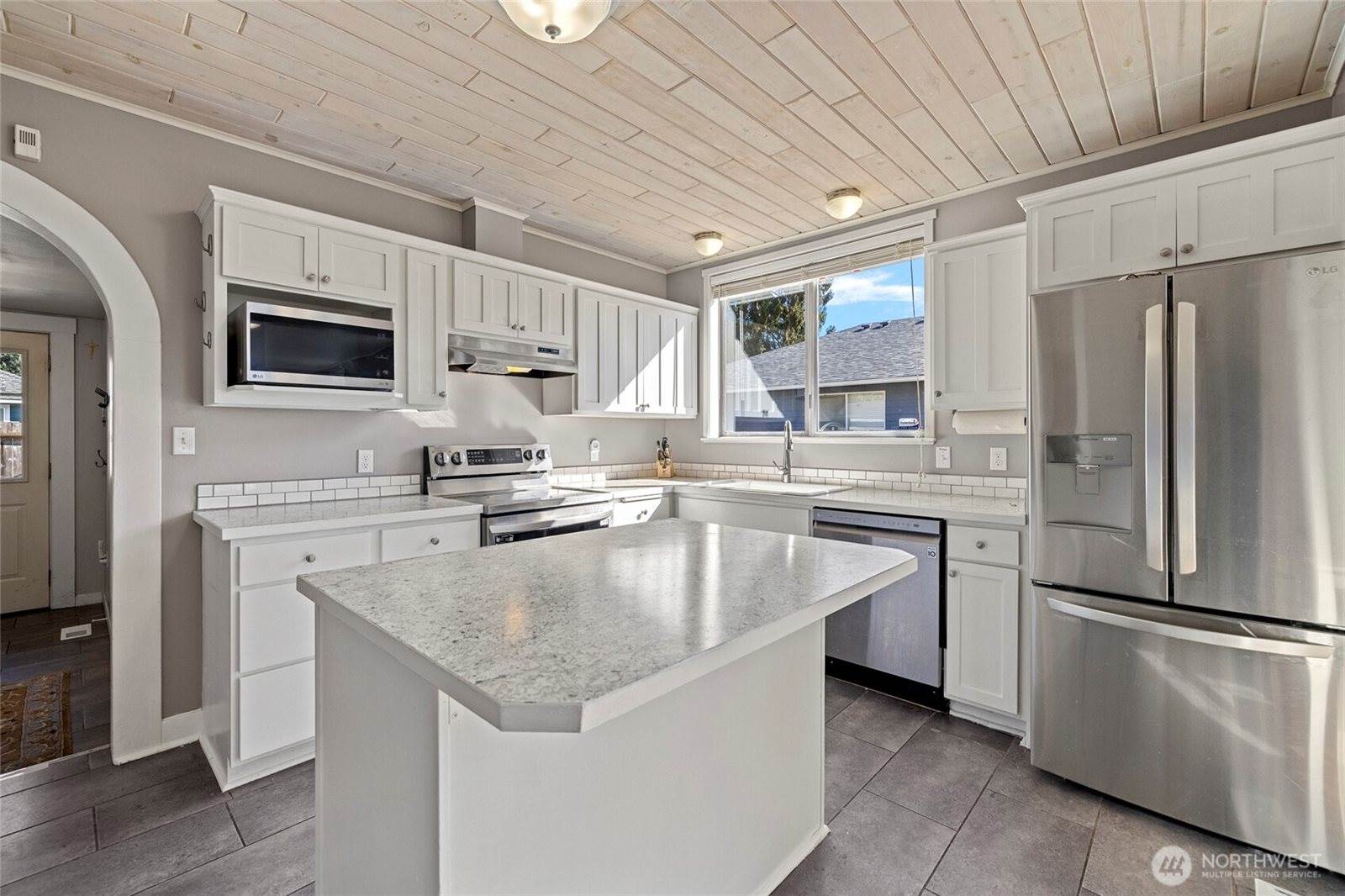 625 East Hazel Avenue, Burlington, WA 98233