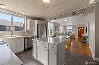 625 East Hazel Avenue, Burlington, WA 98233