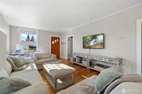 625 East Hazel Avenue, Burlington, WA 98233