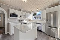 625 East Hazel Avenue, Burlington, WA 98233