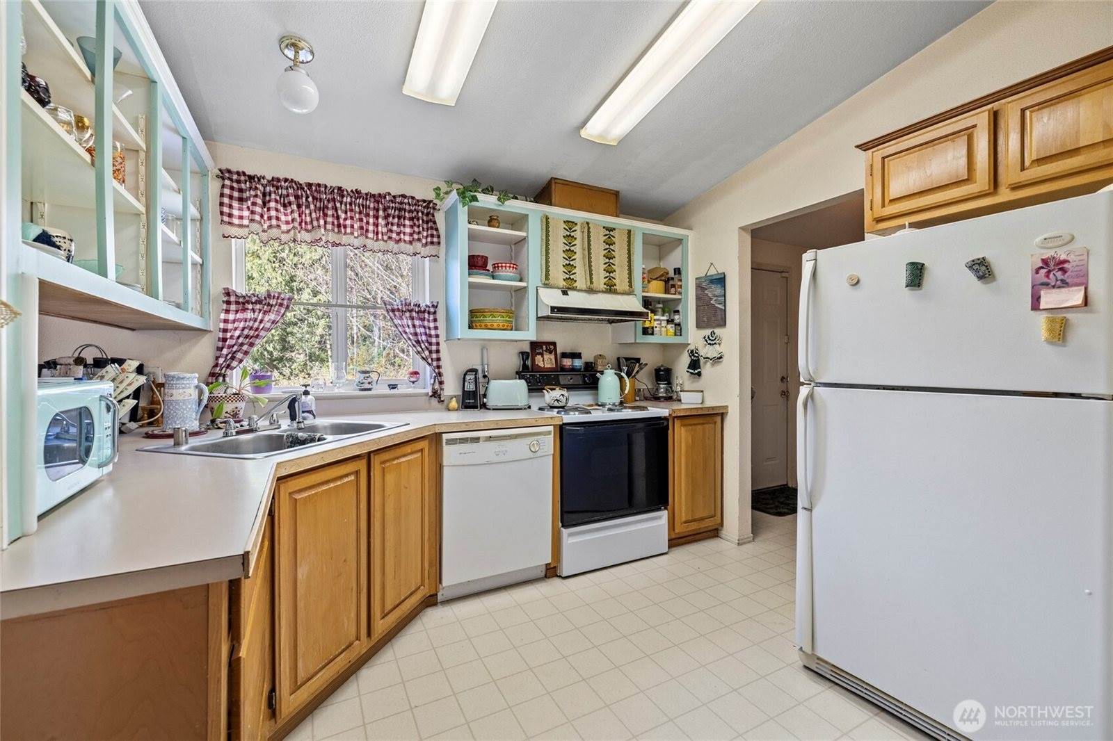 42041 Cedar Street, Concrete, WA 98237