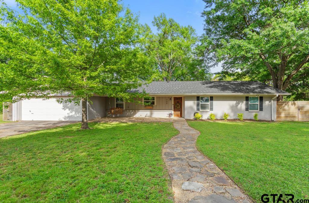 709 N GEORGIA St, Lindale, TX 75771