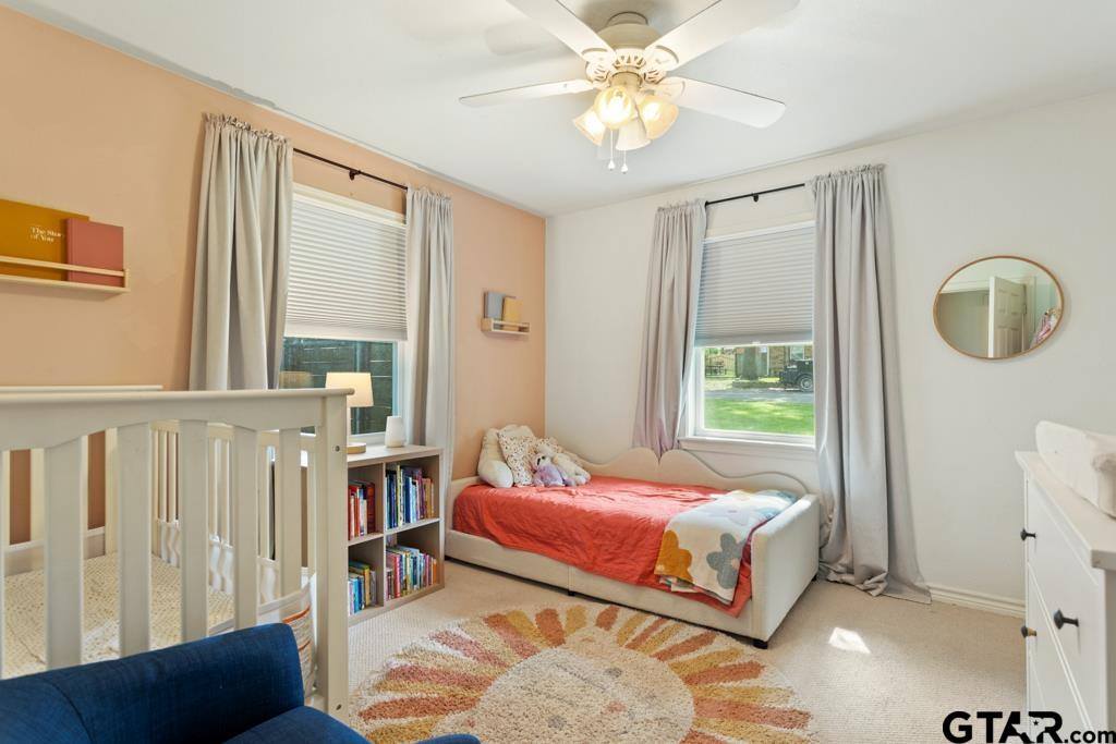 709 N GEORGIA St, Lindale, TX 75771