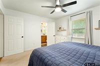 709 N GEORGIA St, Lindale, TX 75771