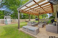 709 N GEORGIA St, Lindale, TX 75771