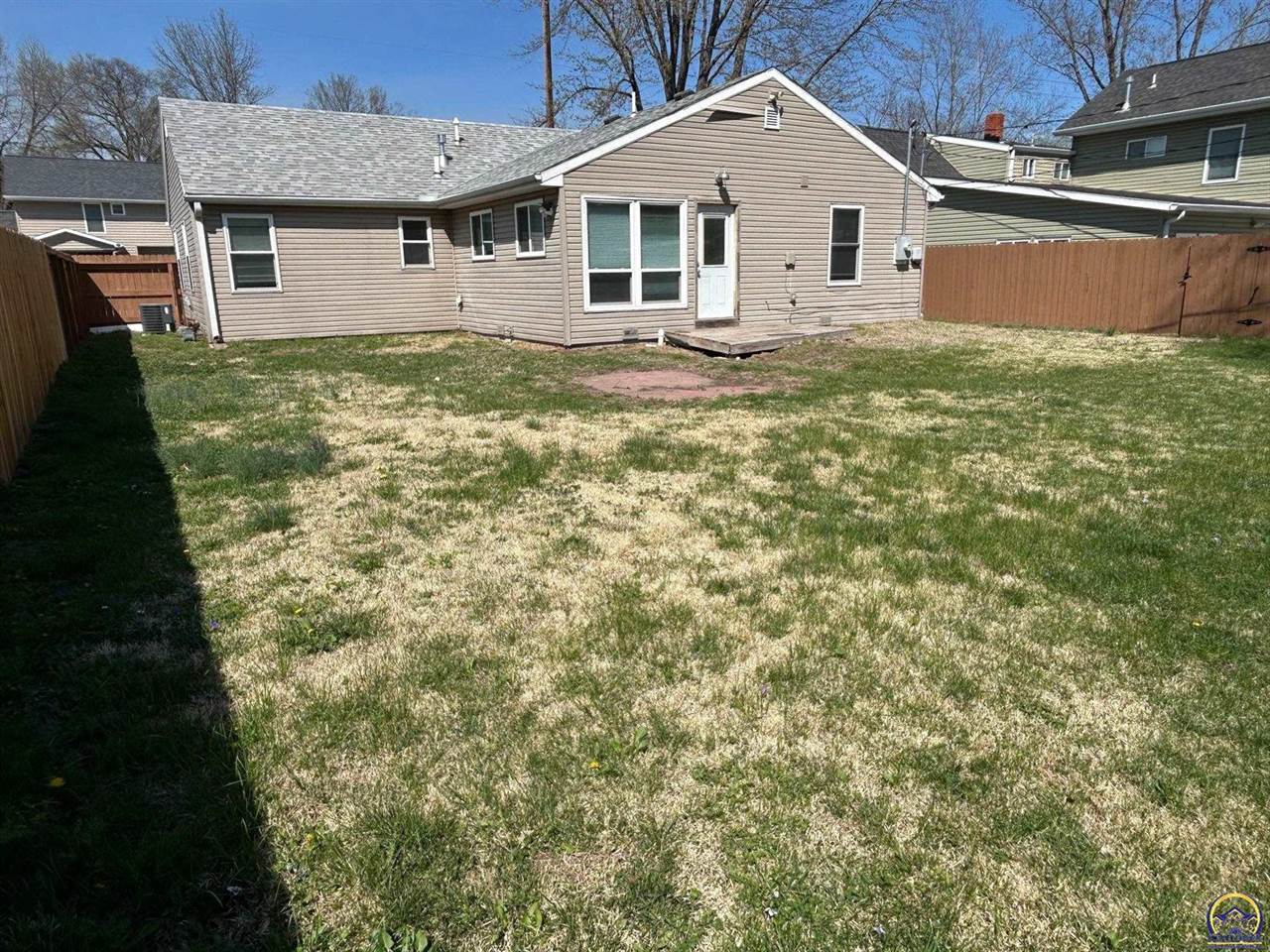 3805 SW 12th ST, Topeka, KS 66604