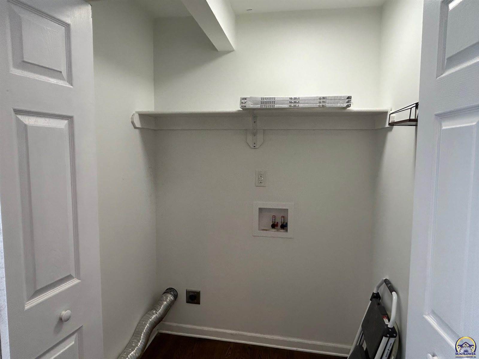 3805 SW 12th ST, Topeka, KS 66604