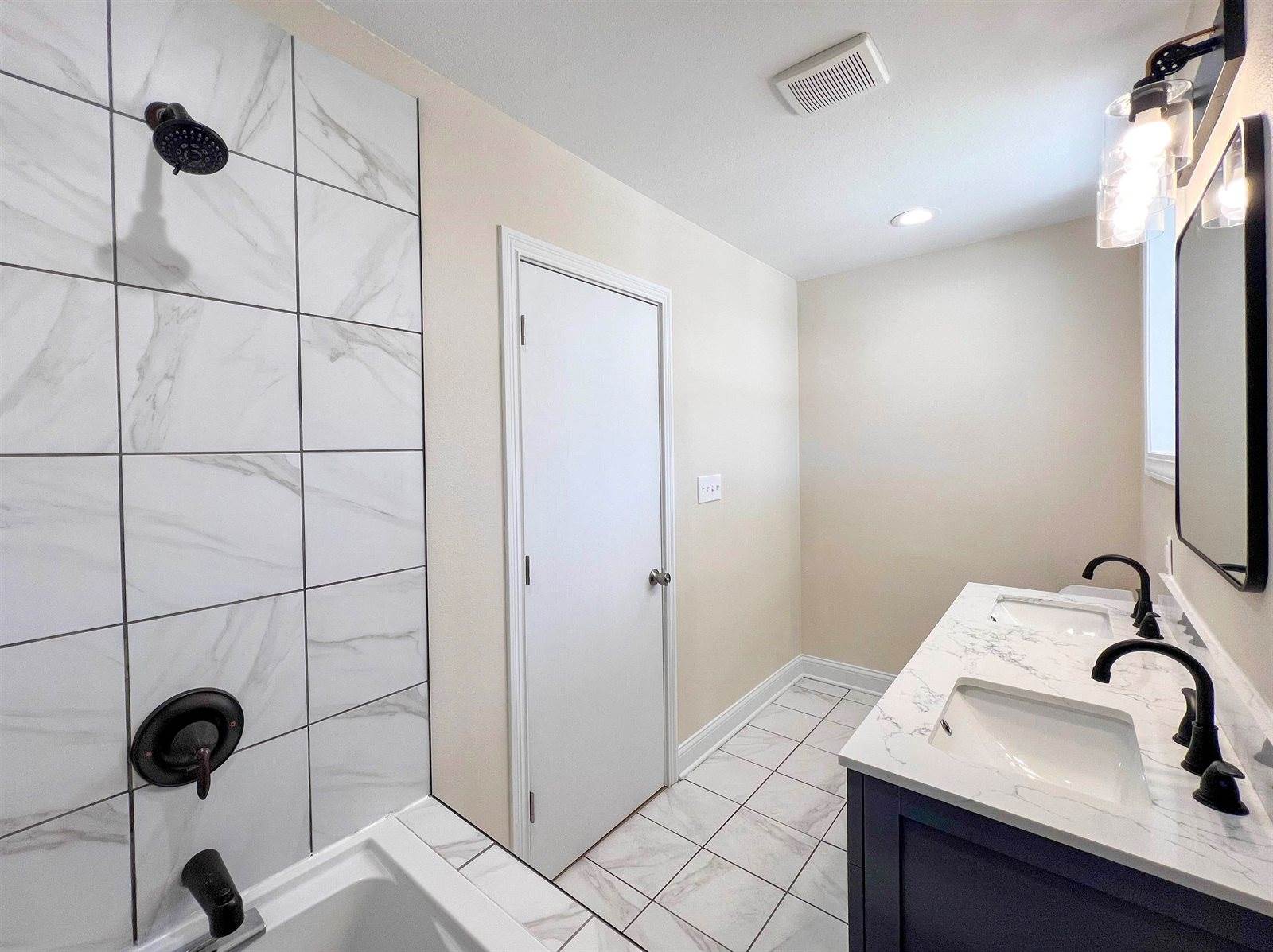 1222 South 7th, Prairie Du Chien, WI 53821