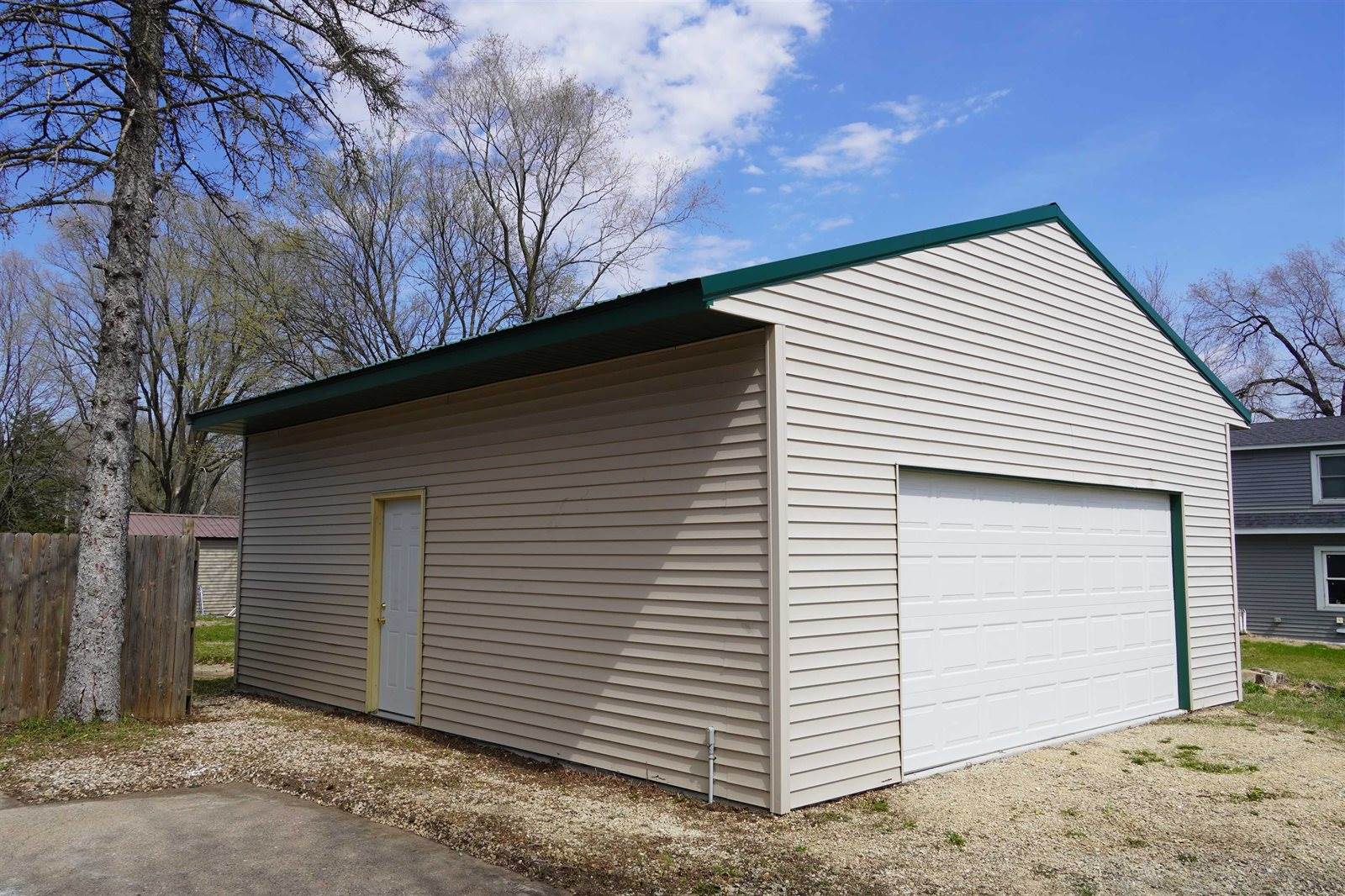1222 South 7th, Prairie Du Chien, WI 53821