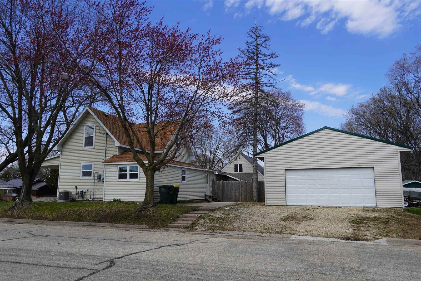 1222 South 7th, Prairie Du Chien, WI 53821