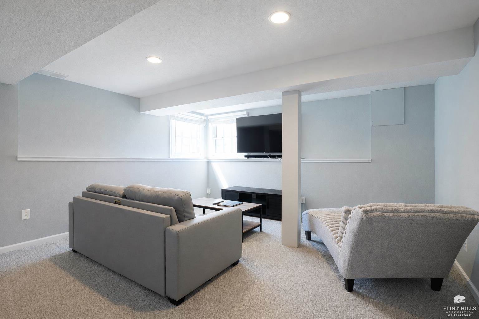 3343 Newbury St, Manhattan, KS 66503