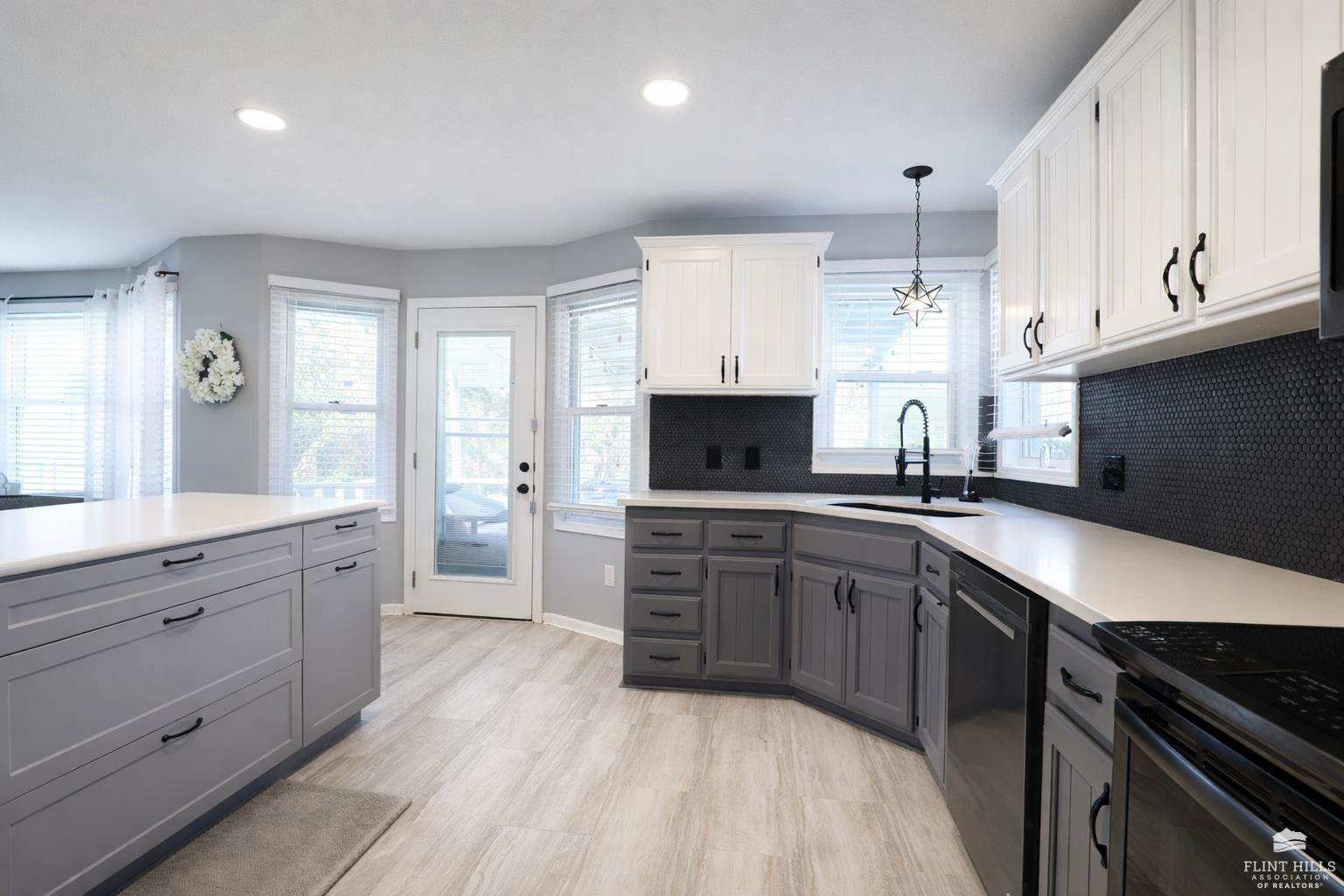 3343 Newbury St, Manhattan, KS 66503