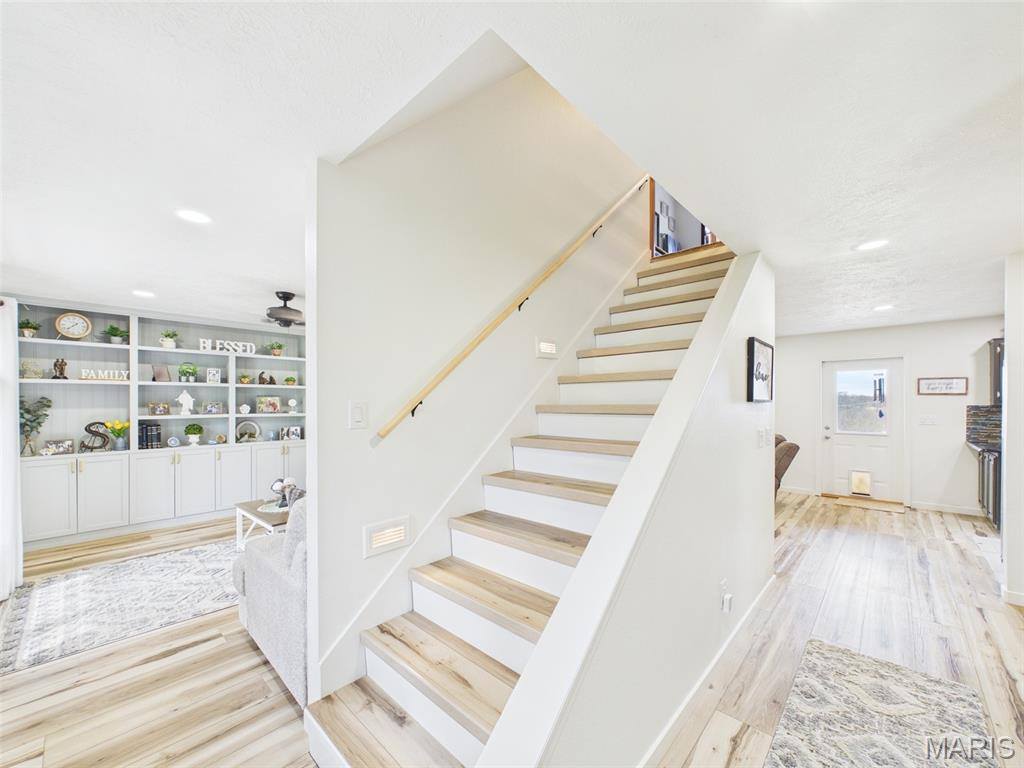 17065 Lemming Lane, Saint Robert, MO 65584