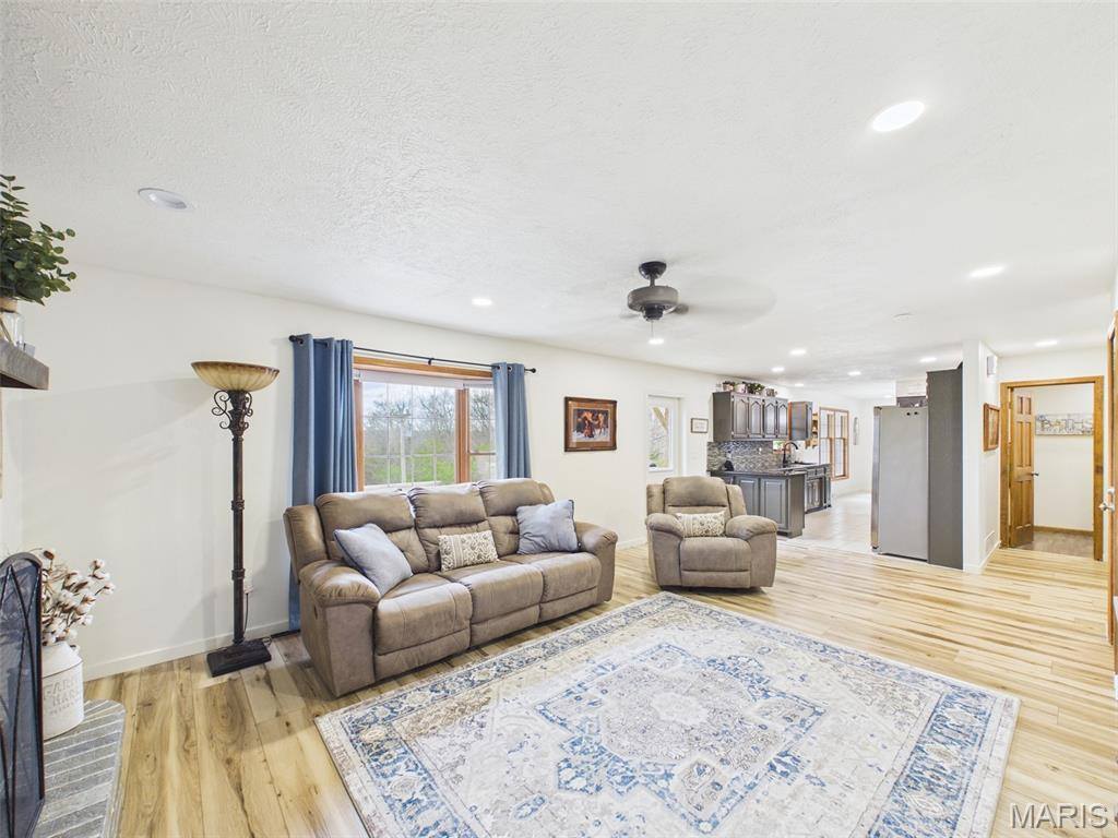 17065 Lemming Lane, Saint Robert, MO 65584