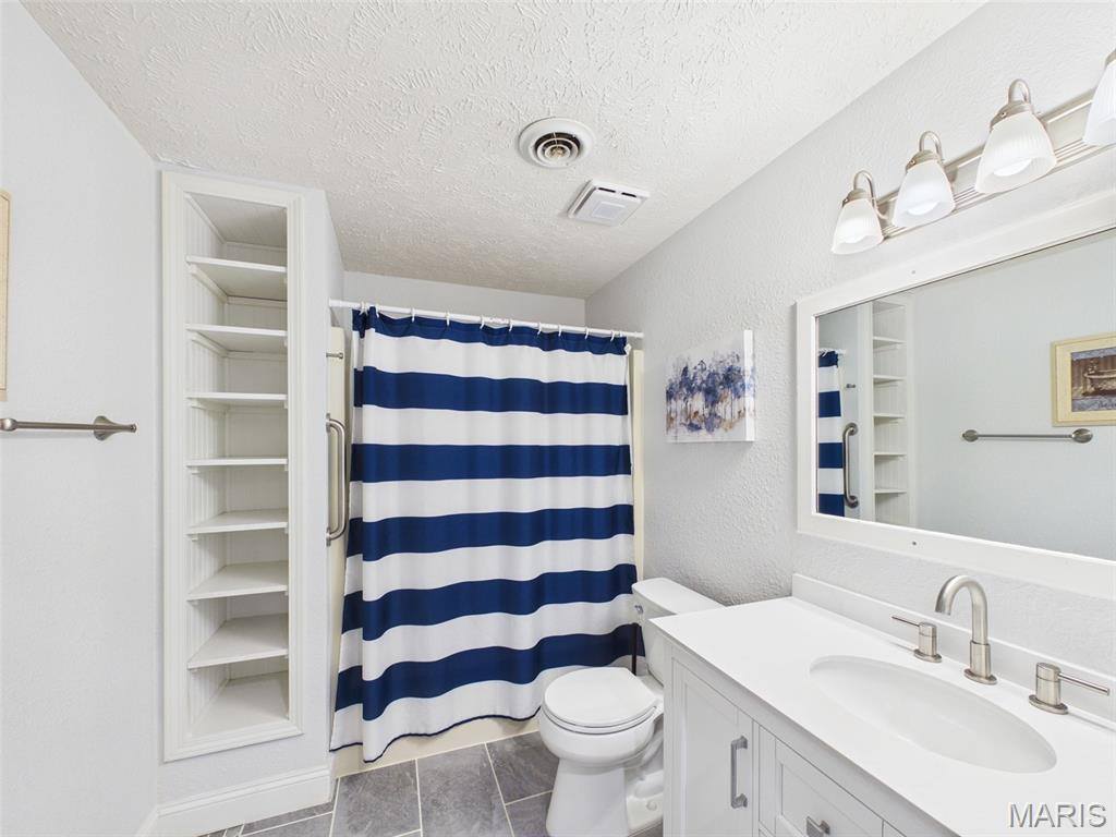 17065 Lemming Lane, Saint Robert, MO 65584