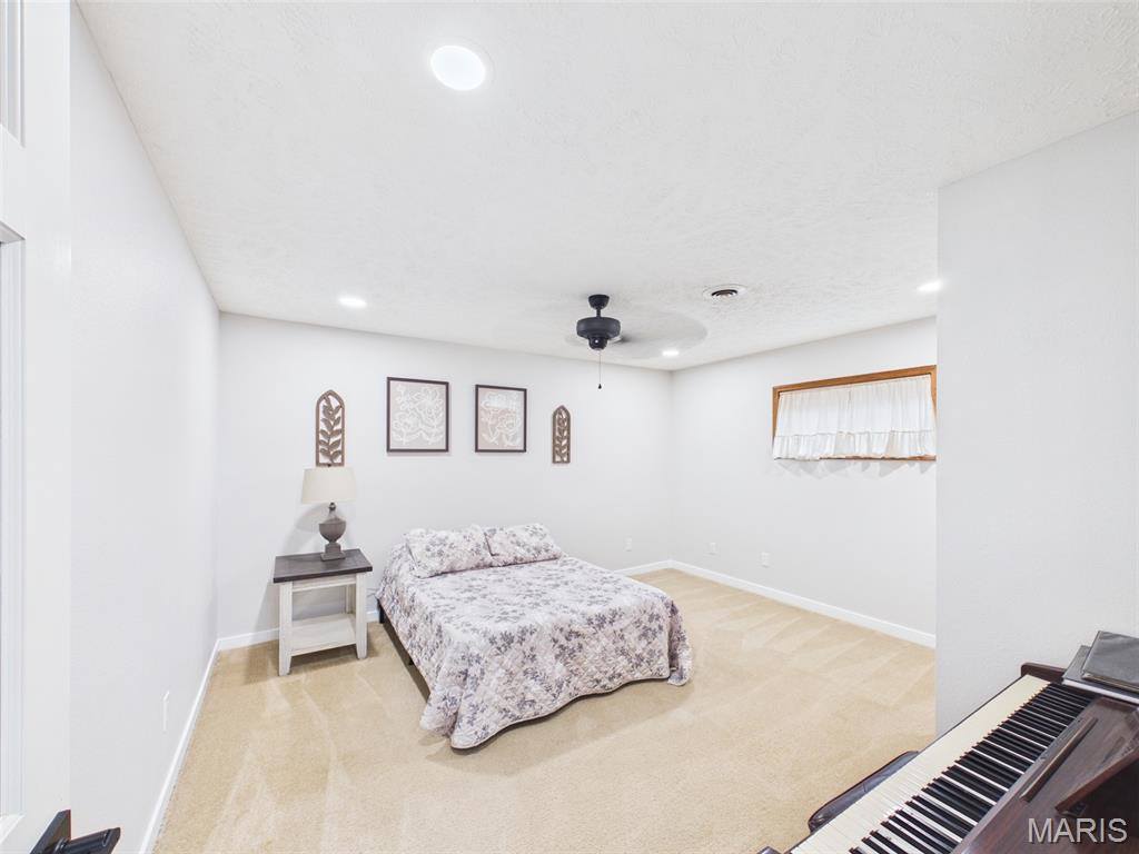 17065 Lemming Lane, Saint Robert, MO 65584