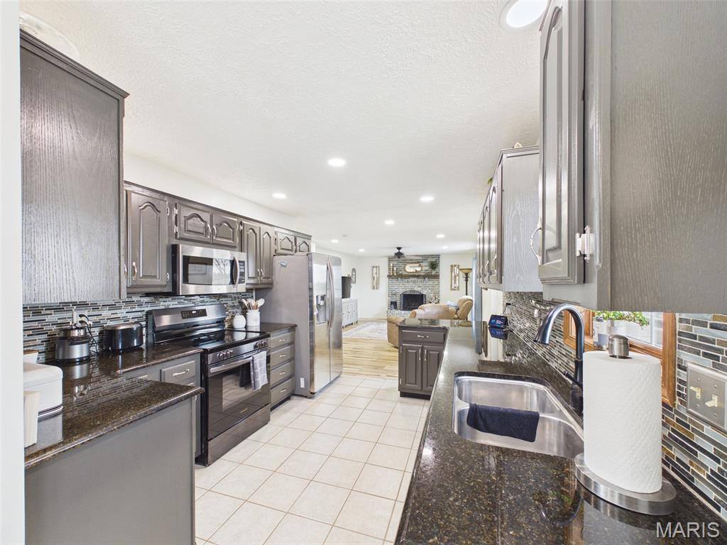 17065 Lemming Lane, Saint Robert, MO 65584