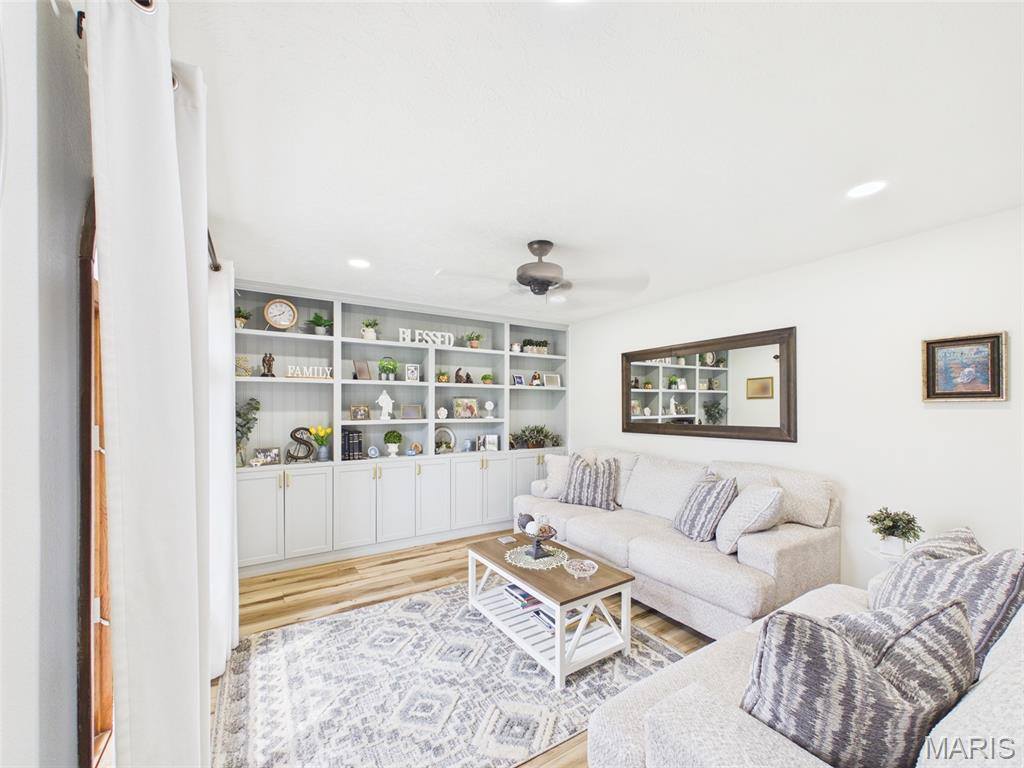 17065 Lemming Lane, Saint Robert, MO 65584