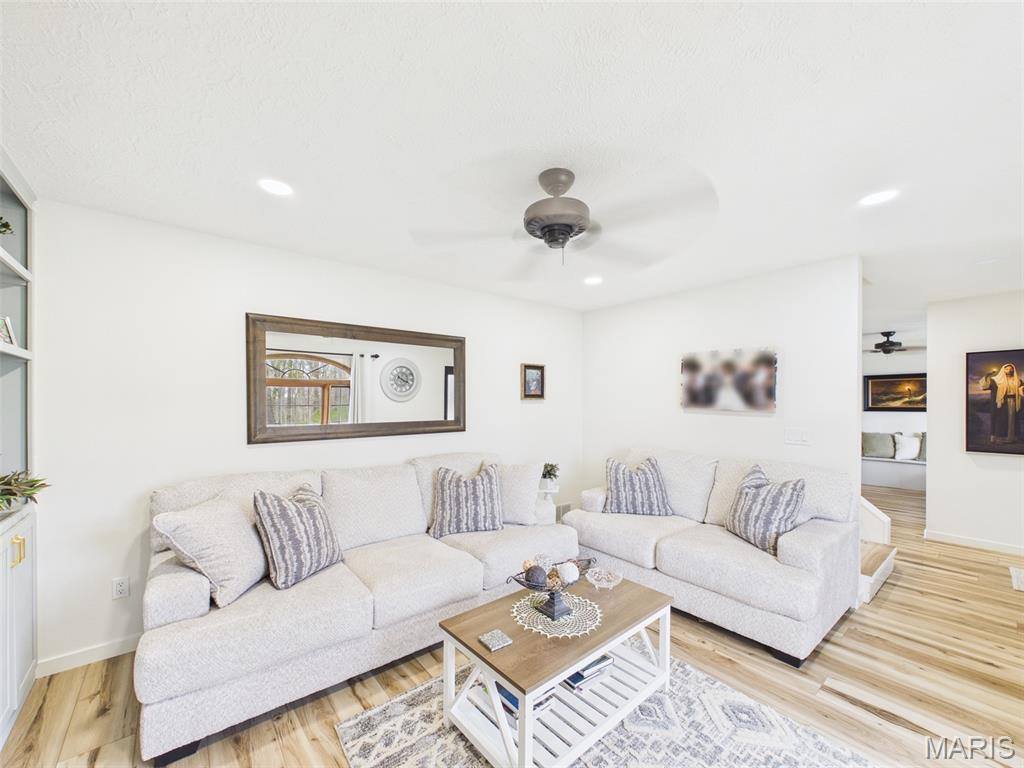 17065 Lemming Lane, Saint Robert, MO 65584