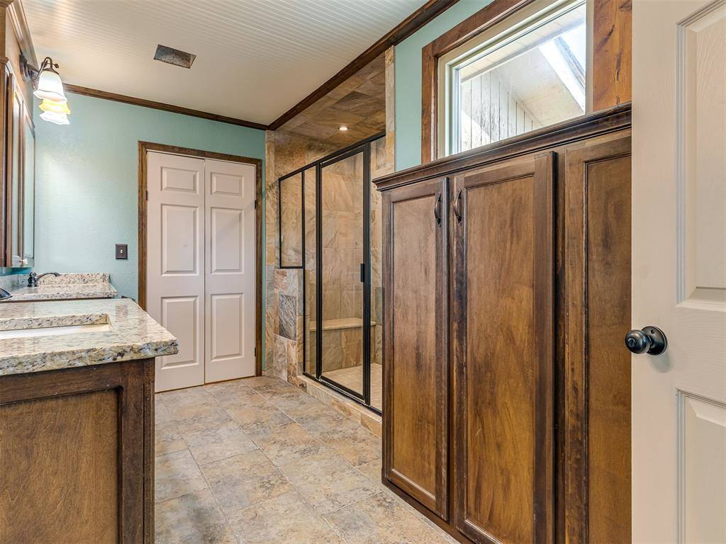 5501 Baldwin Court, Newalla, OK 74857
