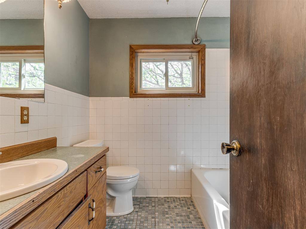 5501 Baldwin Court, Newalla, OK 74857