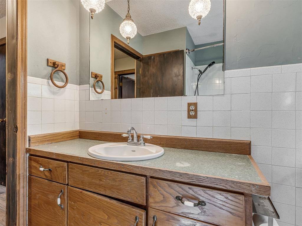 5501 Baldwin Court, Newalla, OK 74857