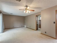 5501 Baldwin Court, Newalla, OK 74857