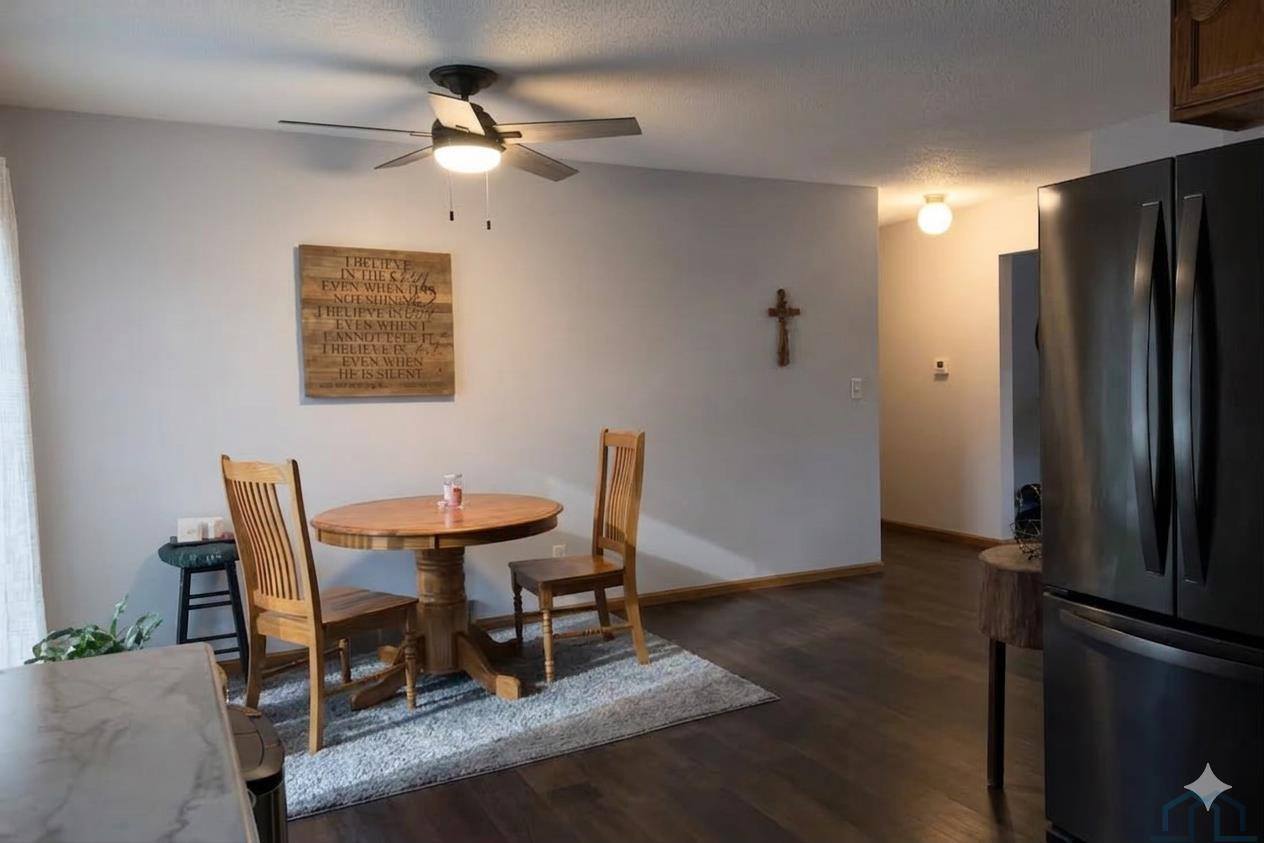 603 2nd Ave SE 2, LeMars, IA 51031