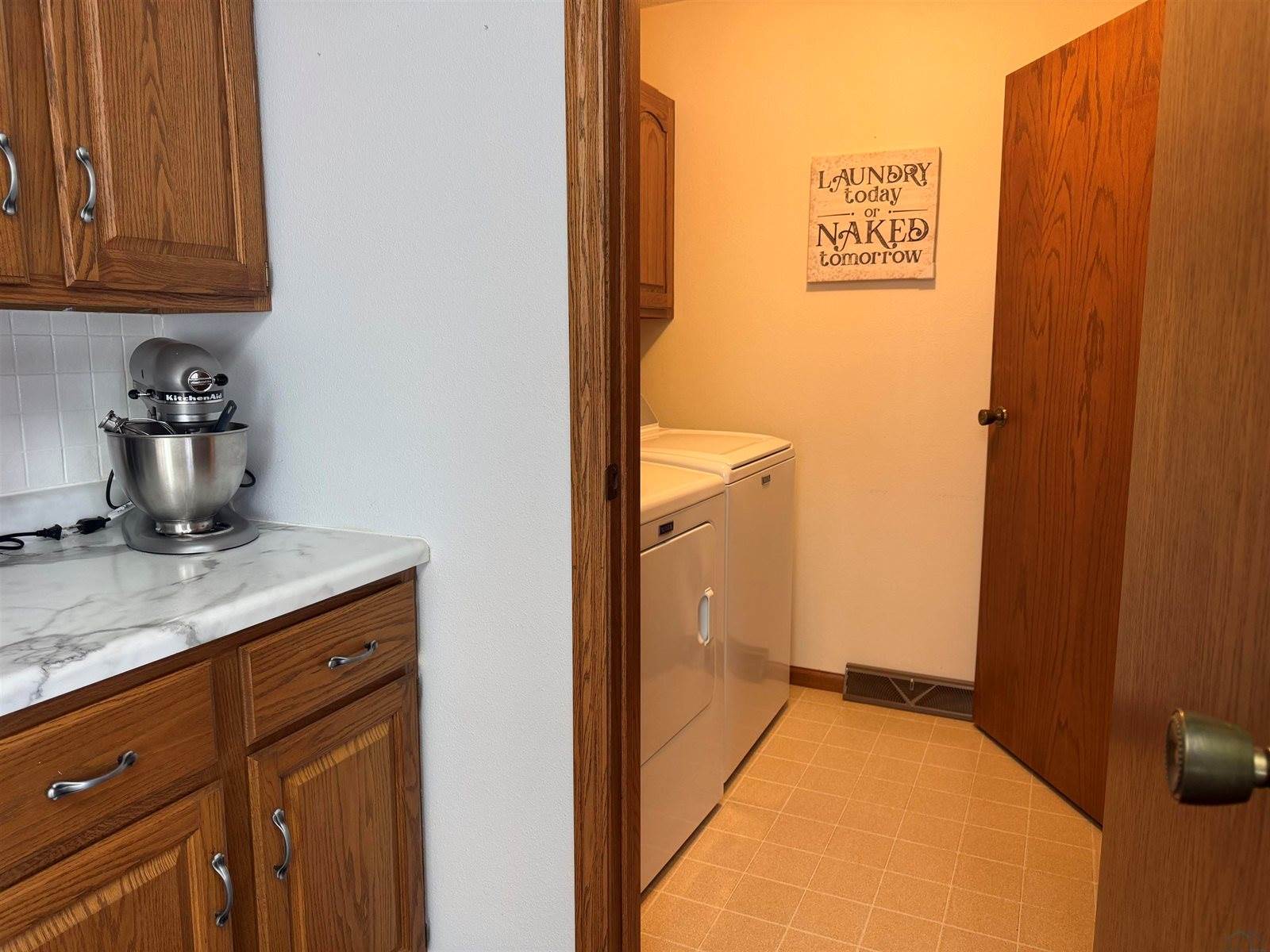 603 2nd Ave SE 2, LeMars, IA 51031