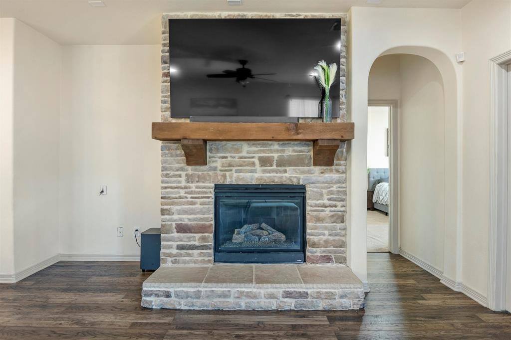 9257 Water Oak Drive, Arlington, TX 76002