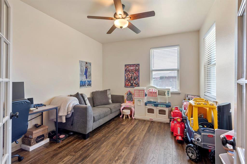 9257 Water Oak Drive, Arlington, TX 76002