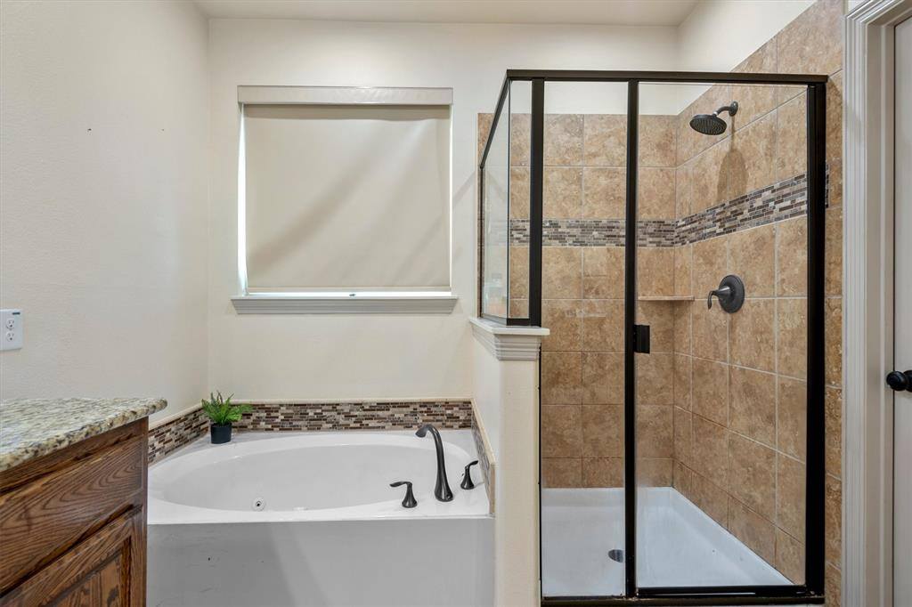 9257 Water Oak Drive, Arlington, TX 76002