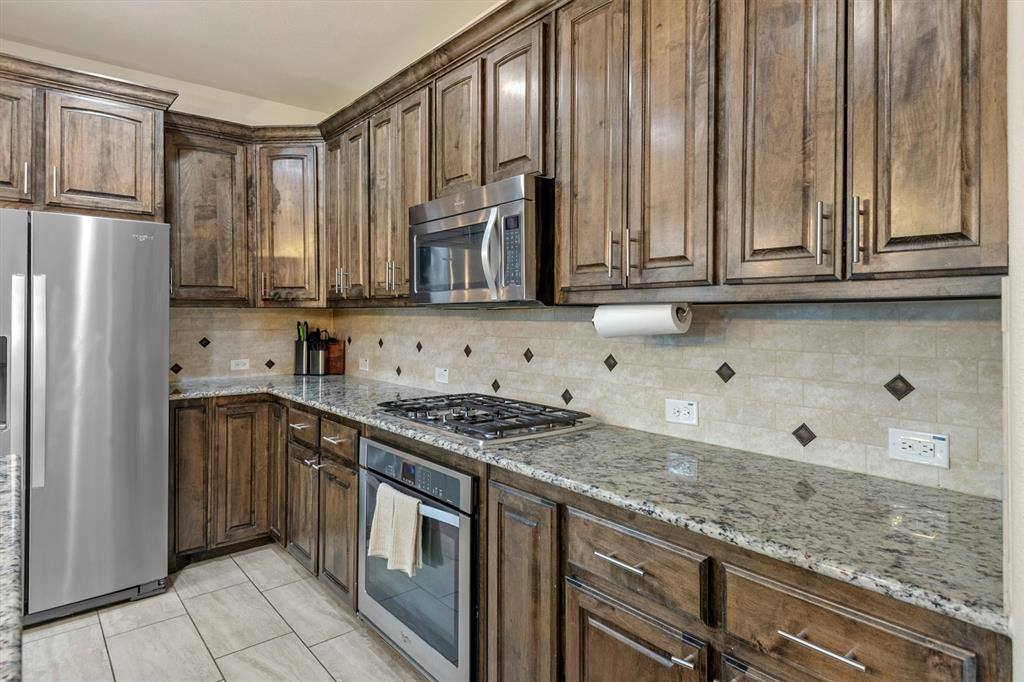 9257 Water Oak Drive, Arlington, TX 76002