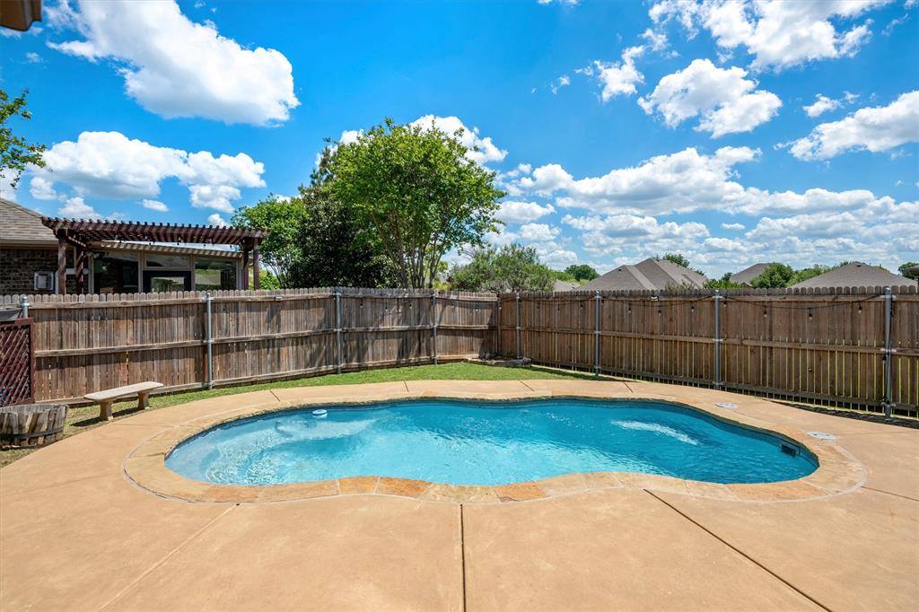 9257 Water Oak Drive, Arlington, TX 76002