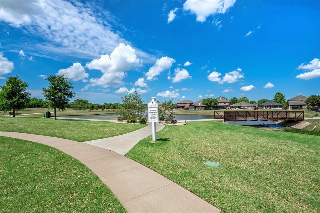 9257 Water Oak Drive, Arlington, TX 76002