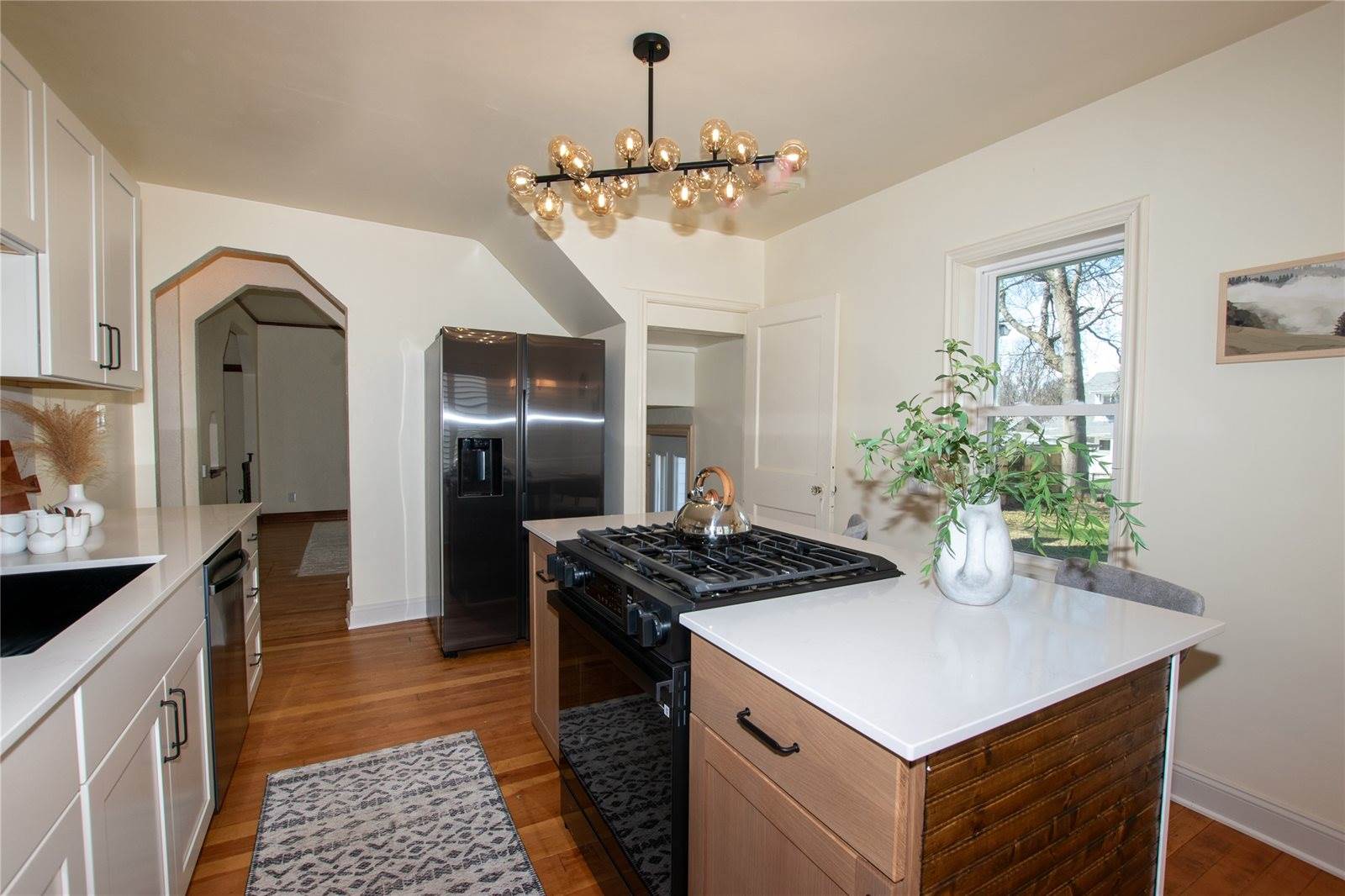 2014 39th Street, Des Moines, IA 50310