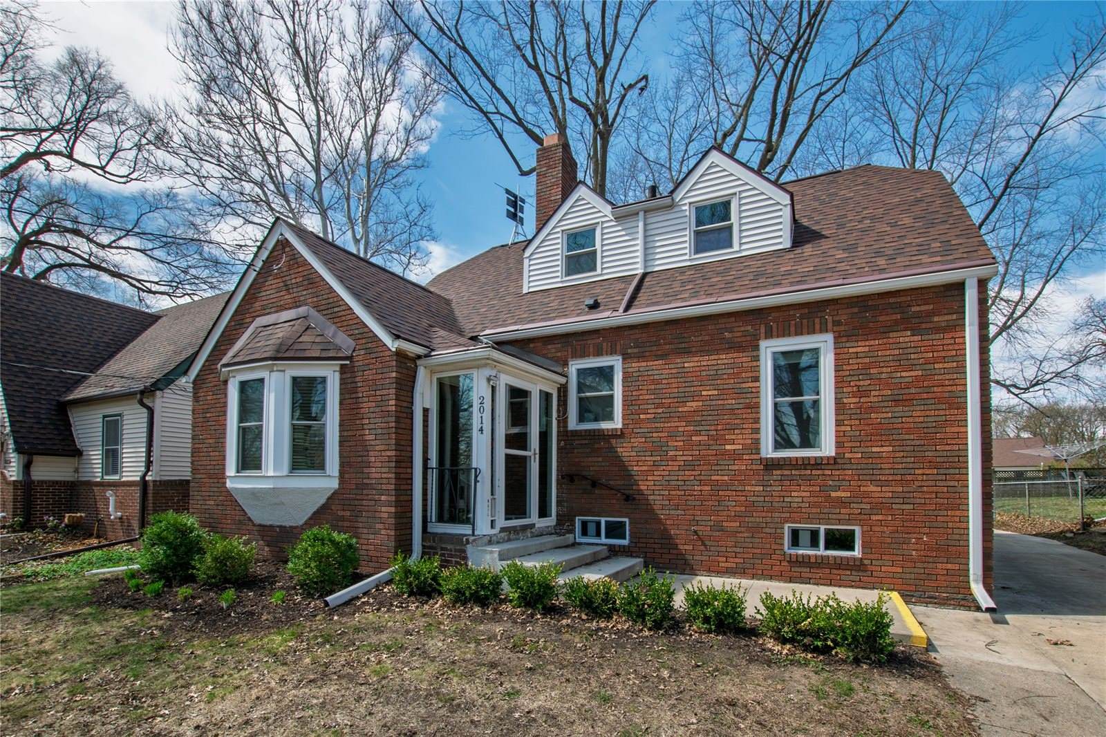 2014 39th Street, Des Moines, IA 50310