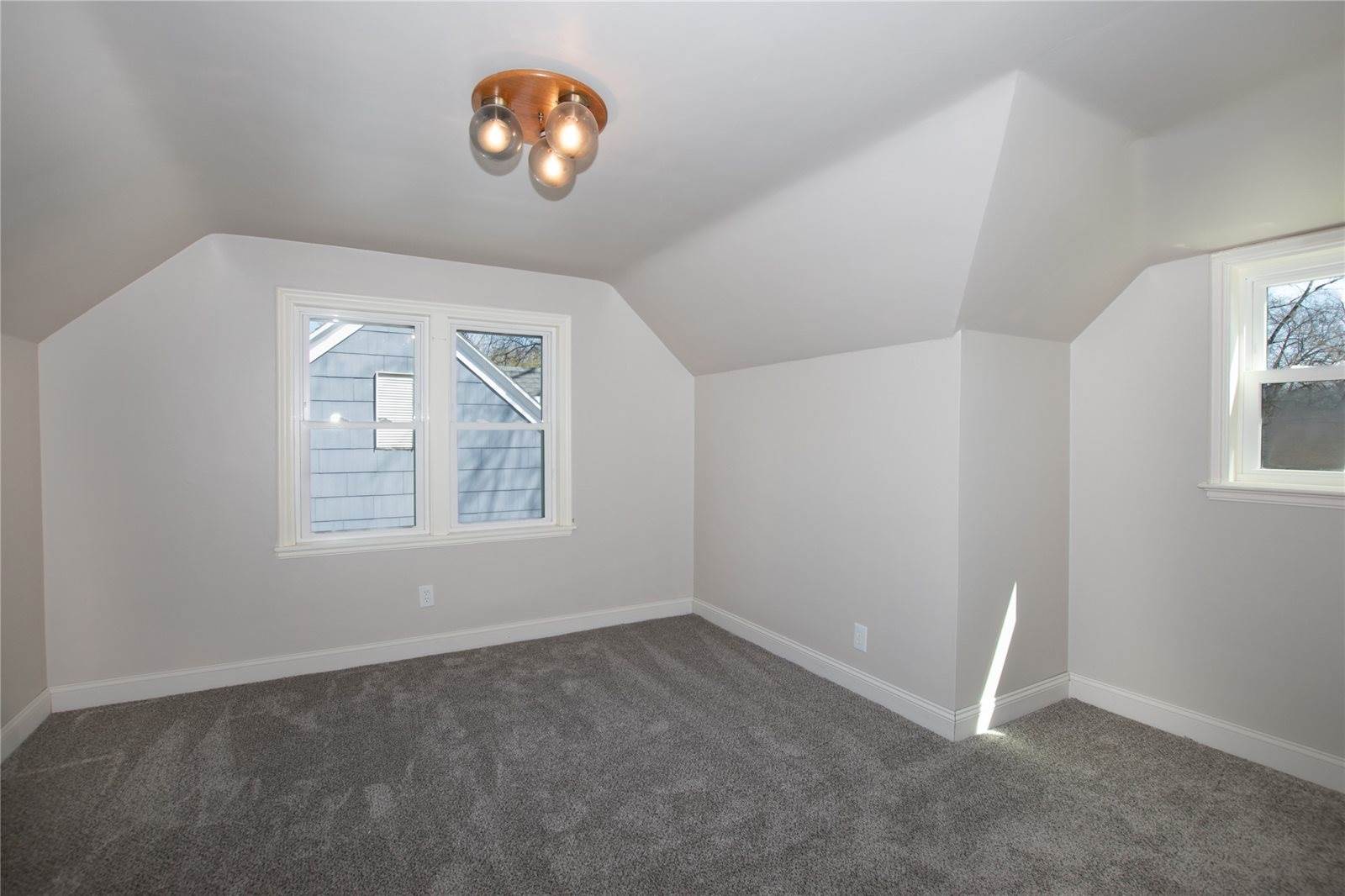 2014 39th Street, Des Moines, IA 50310