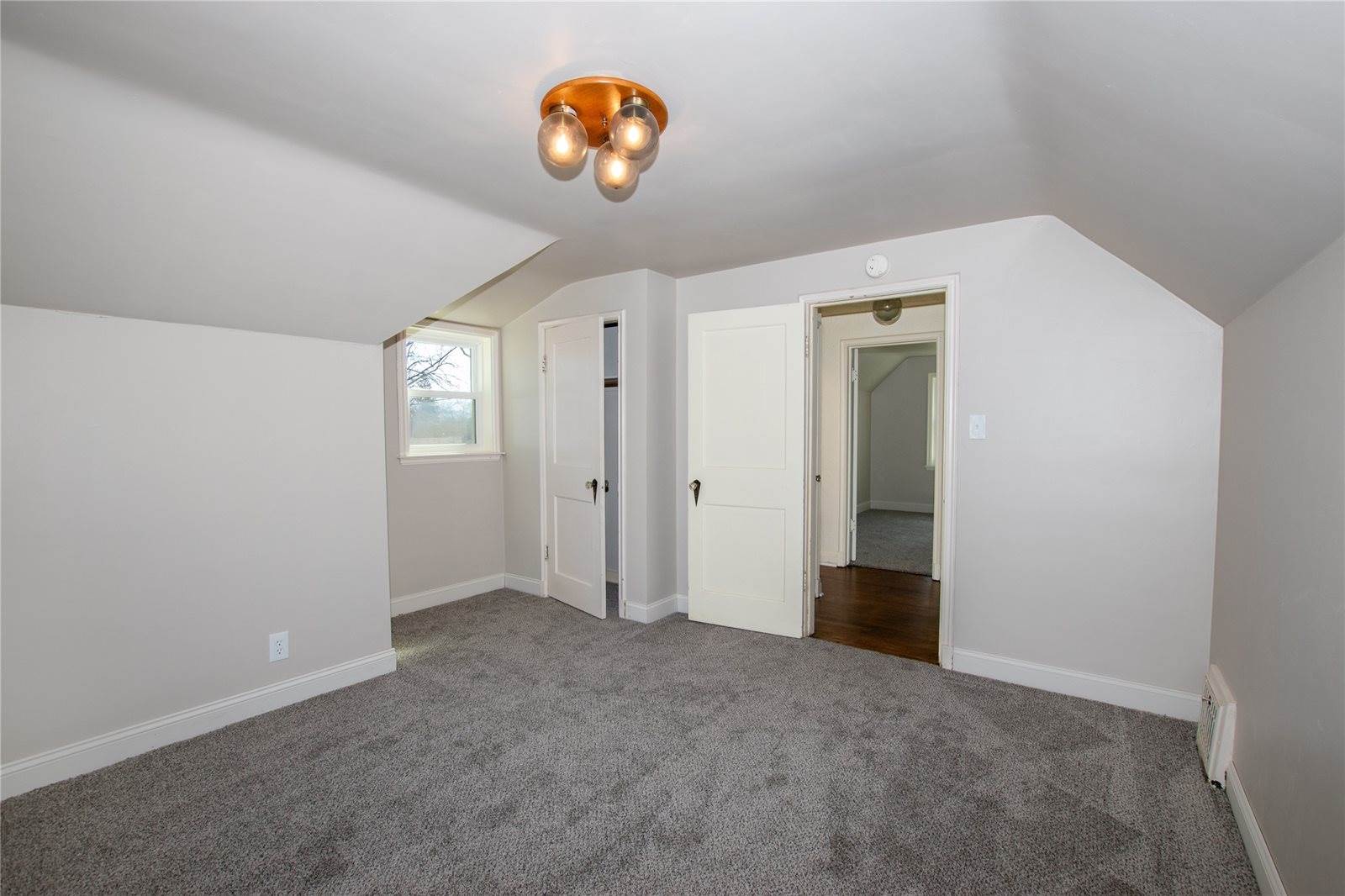 2014 39th Street, Des Moines, IA 50310