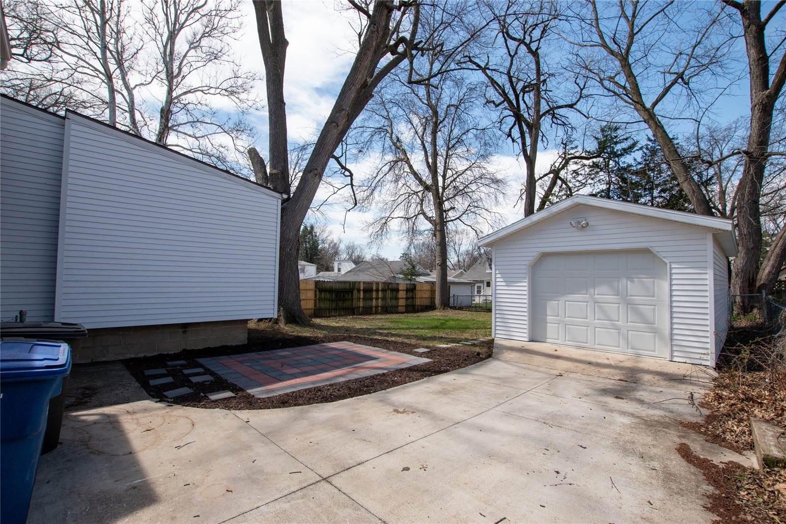 2014 39th Street, Des Moines, IA 50310