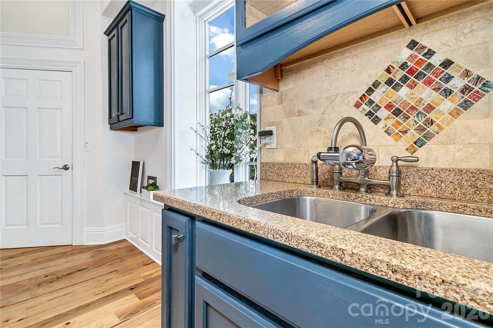 35 Patton Avenue, #202, Asheville, NC 28801