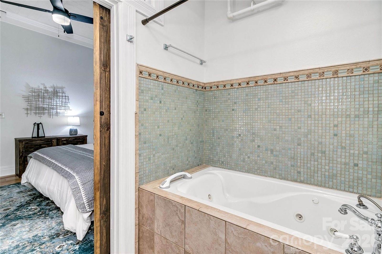 35 Patton Avenue, #202, Asheville, NC 28801