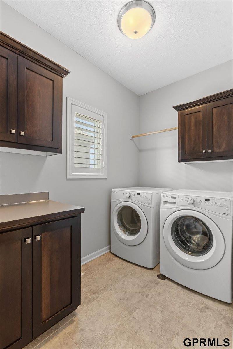 19809 Oak Street, Gretna, NE 68028